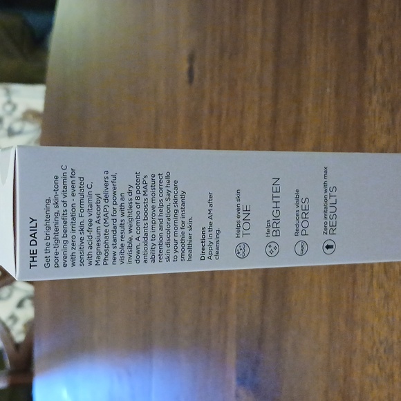 BeautyBio R45 The Reversal with The Daily XL Vitamin C Serum - Picture 5 of 6